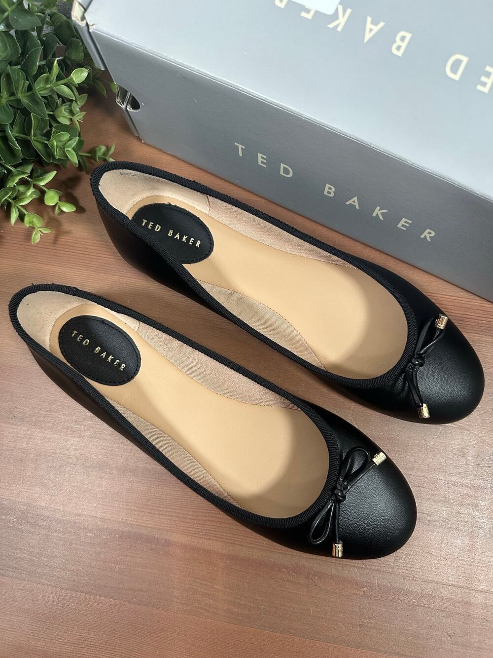 Ted Baker Women's Black Leather Bow Ballet Flats Size 6